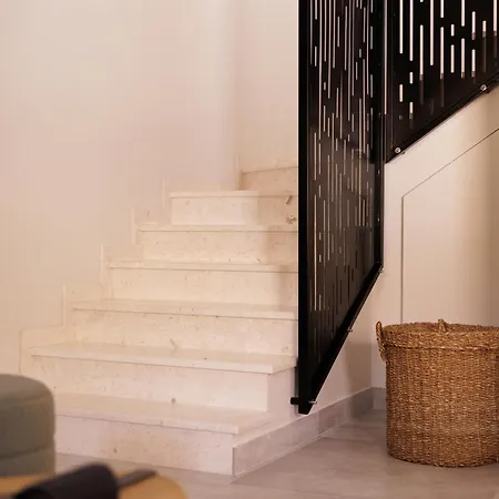 Elena Corfu In فيلة *