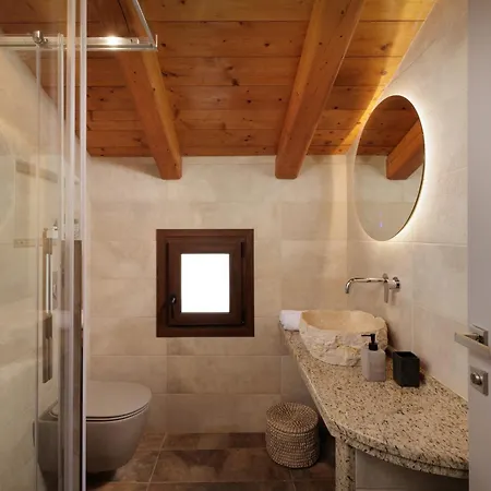 Elena Corfu In * Doukádes