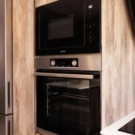 Elena Corfu In * Doukádes