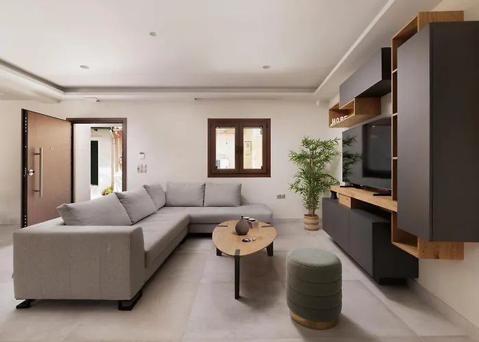 Elena Corfu In ヴィラ Doukádes